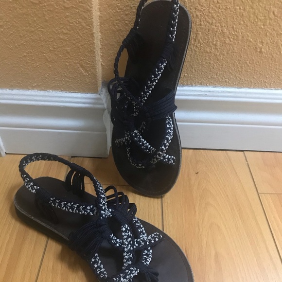 Navy blue & white strap sandals - Picture 2 of 3